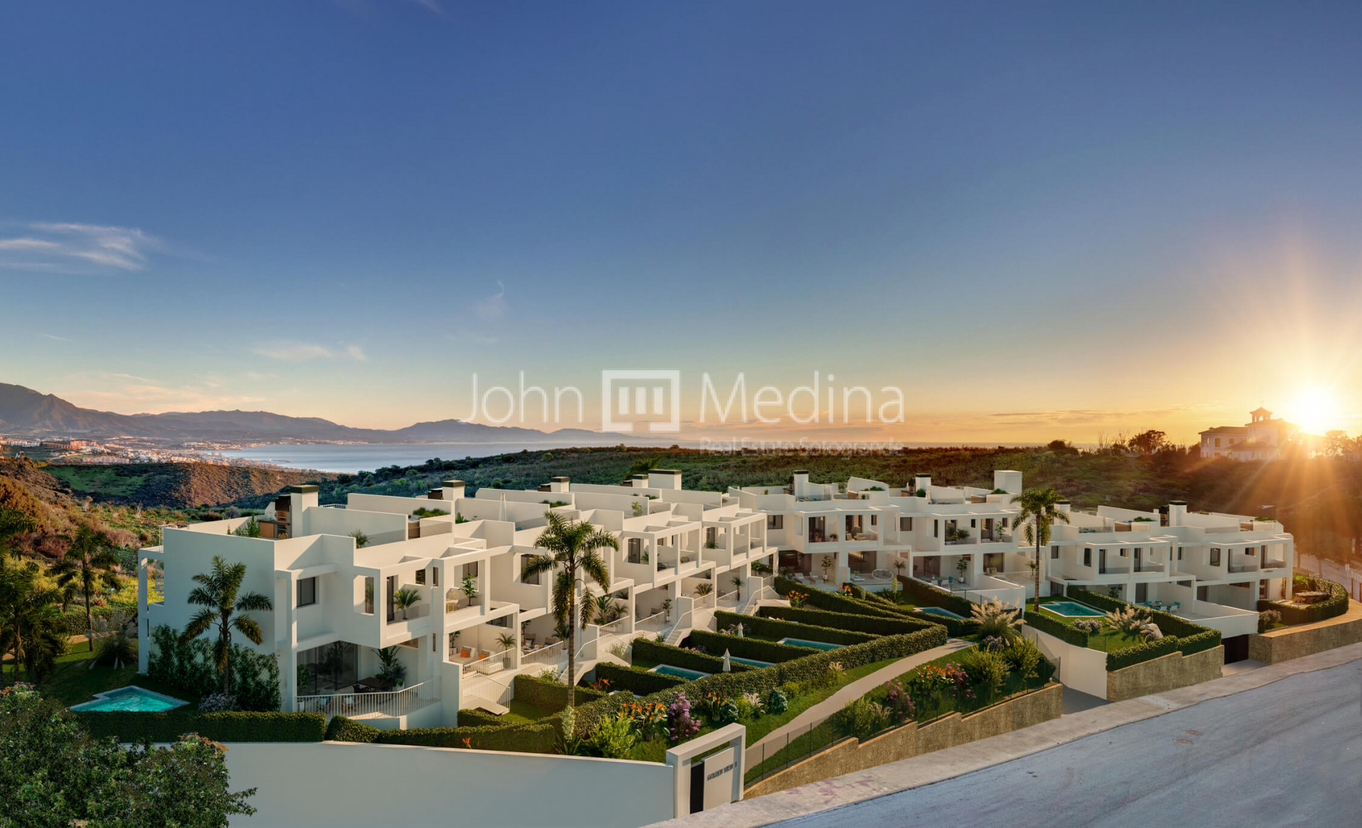 LAST 6 TOWNHOUSES WITH VIEWS OF THE COAST SEA AND GIBRALTAR