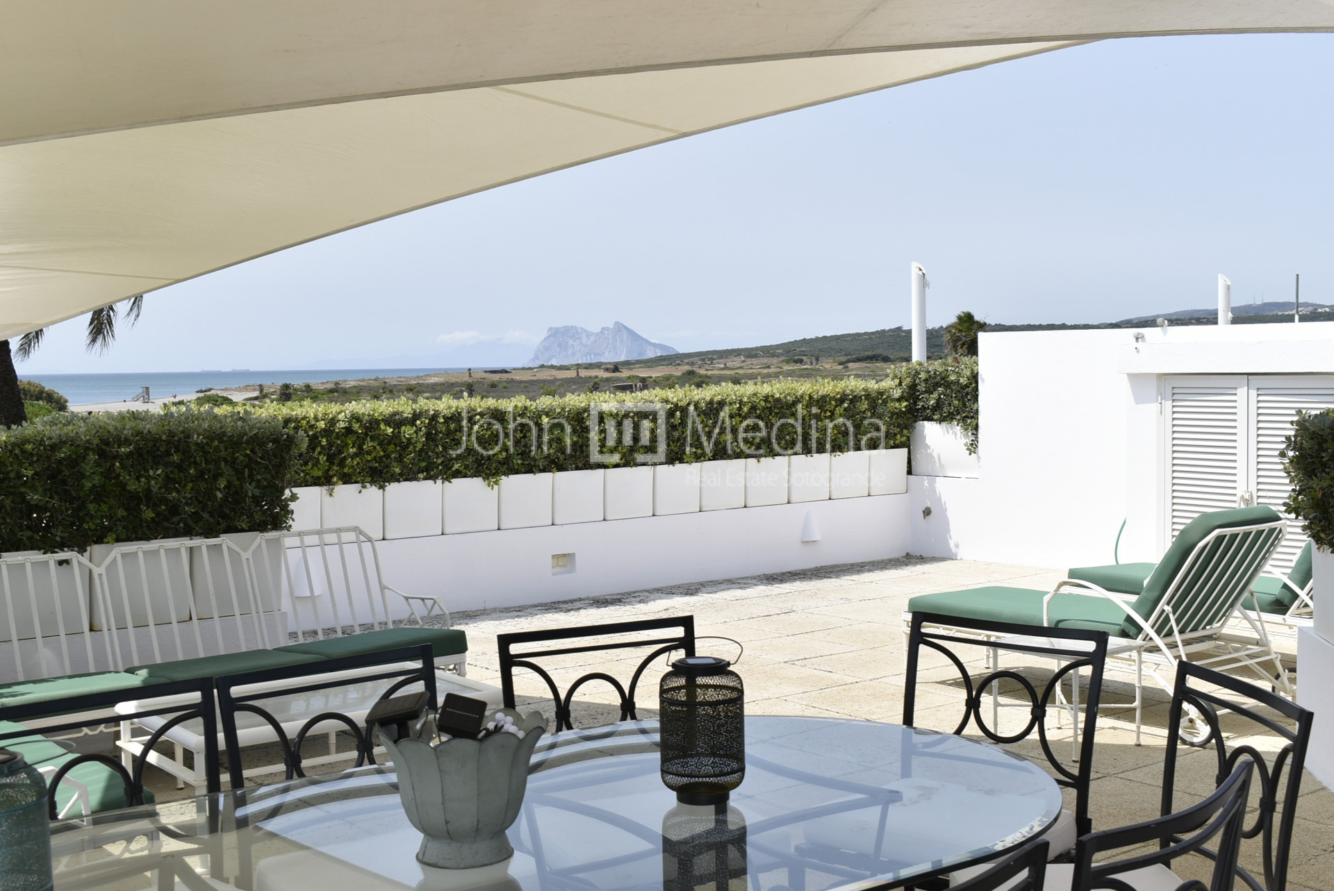 MAGNIFICENT BUNGALOW WITH WONDERFUL PANORAMIC VIEWS