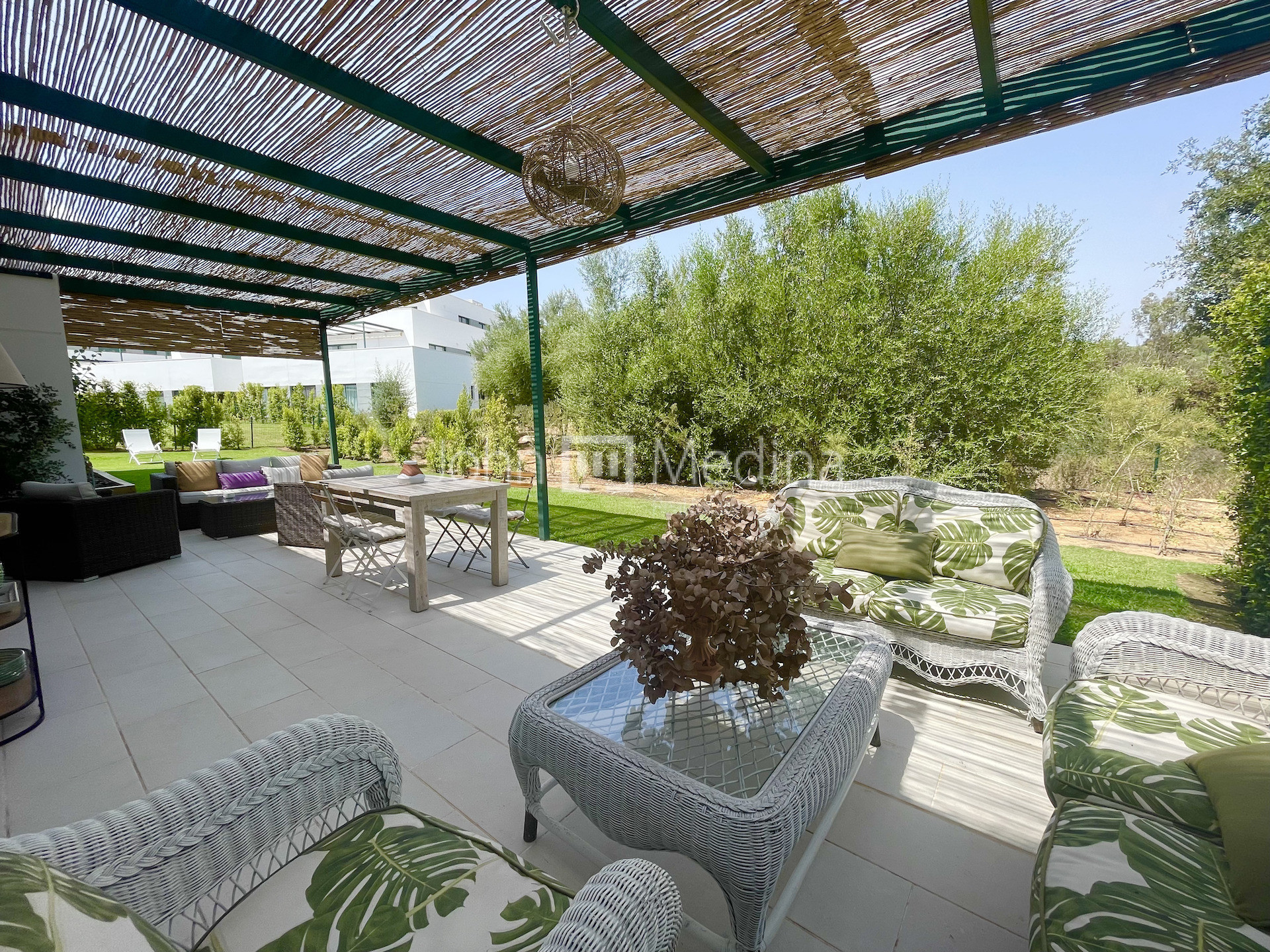 CONTEMPORARY STYLE APARTMENT WITH PRIVATE TERRACE IN SENDA CHICA SOTOGRANDE