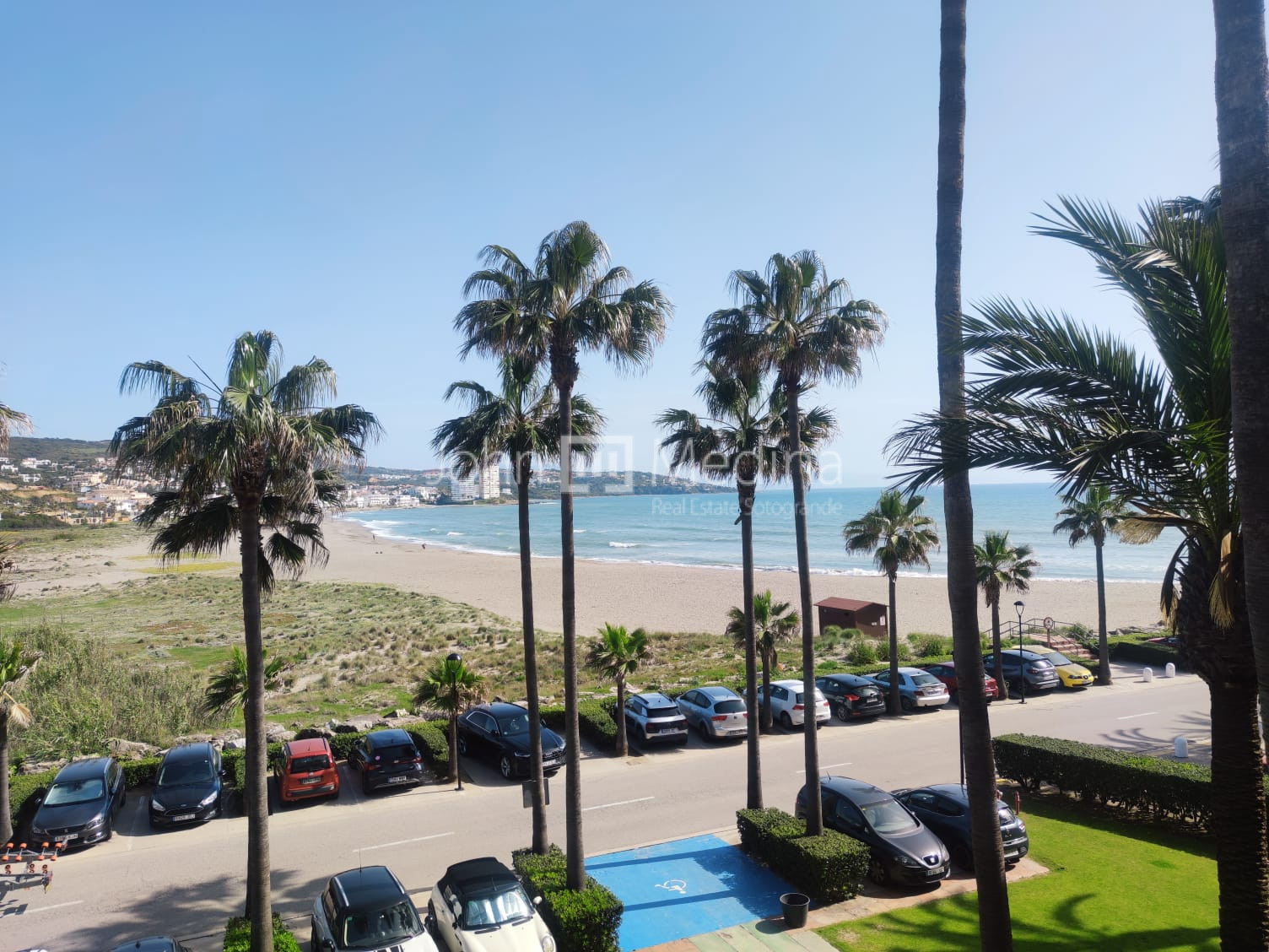 MAGNÍFICO APARTAMENTO CON VISTAS A PLAYA TORREGUADIARO EN SOTOGRANDE