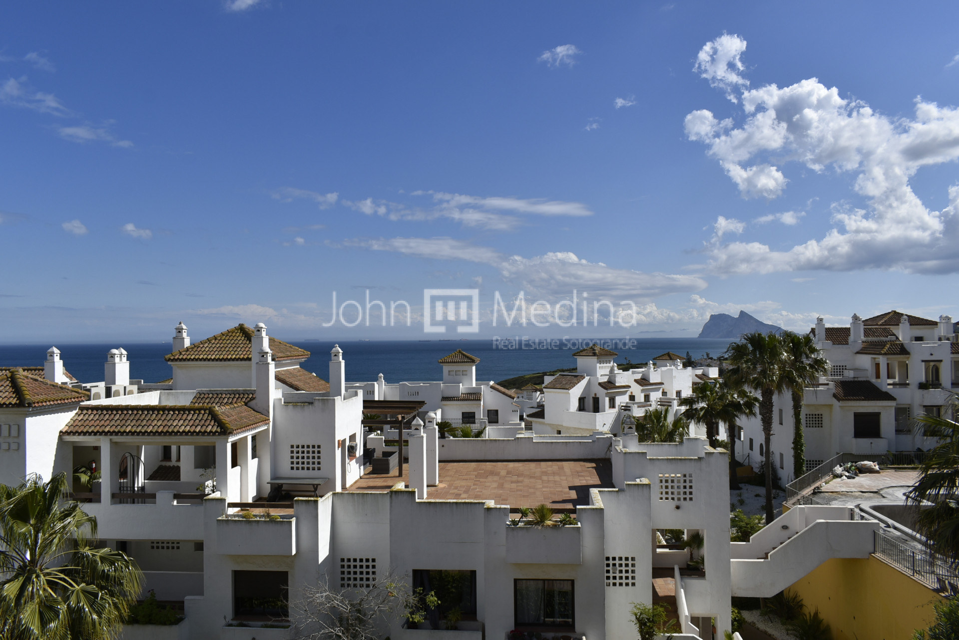 ENCANTADOR APARTAMENTO CERCA DE PLAYA CON VISTAS AL MAR