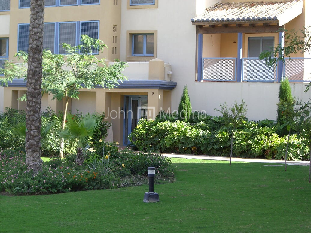 SE ALQUILA PRECIOSO APARTAMENTO DE DOS DORMITORIOS EN LA MARINA DE SOTOGRANDE