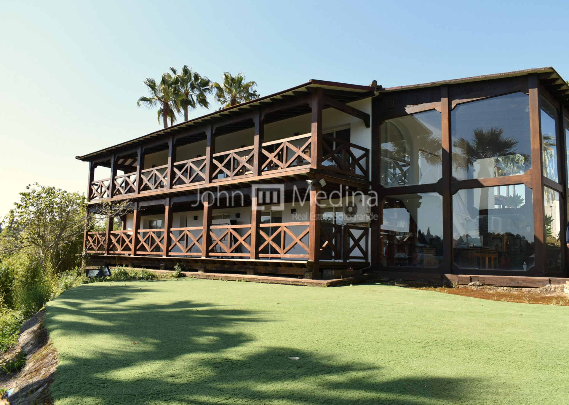 MAGNIFICENT COLONIAL-STYLE  VILLA  IN SOTOGRANDE COSTA