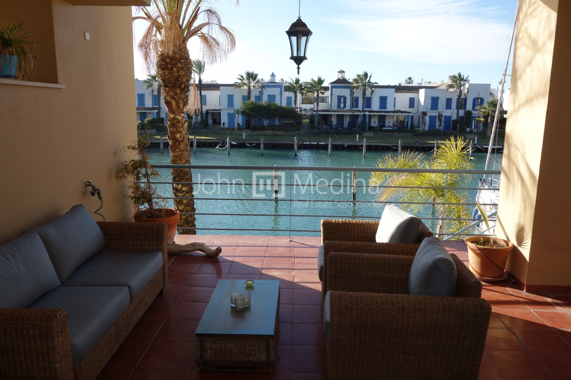 SE ALQUILA PRECIOSO APARTAMENTO DE DOS DORMITORIOS EN  LA MARINA DE SOTOGRANDE
