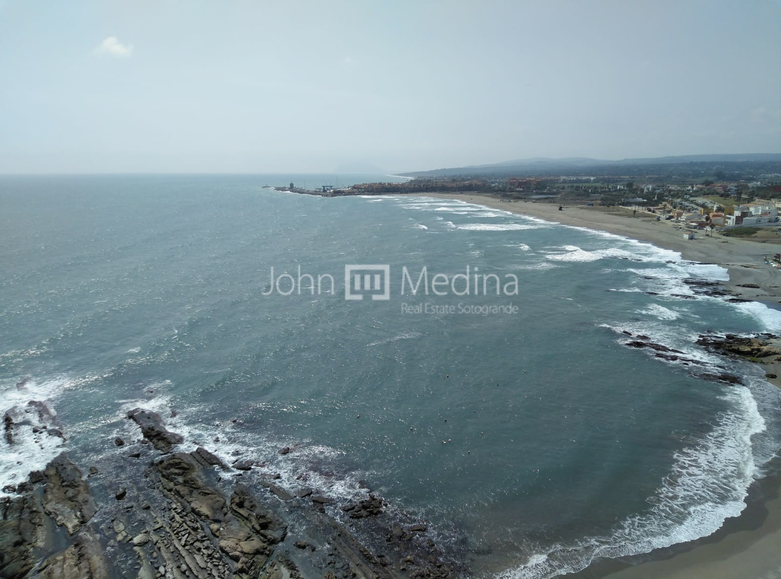 CHARMING APARTMENT WITH INCREDIBLE VIEWS OF THE SEA AND GIBRALTAR.