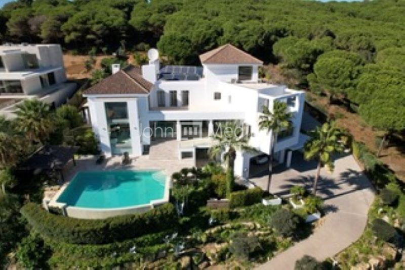 SPECTACULAR VILLA IN LA RESERVA