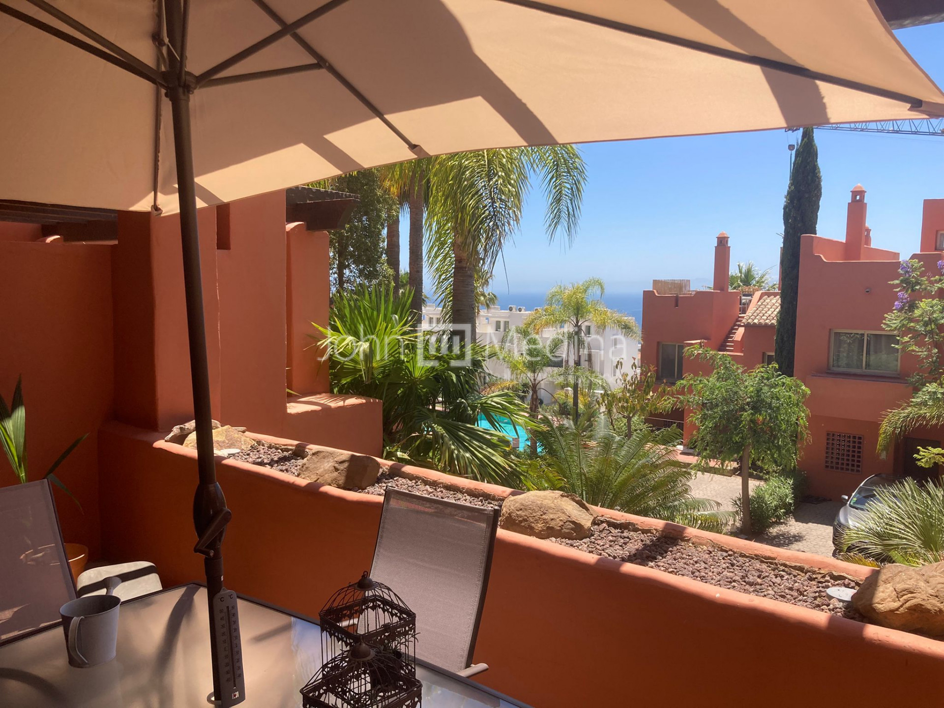 TOWNHOUSE WITH SPECTACULAR VIEWS TO THE SEA AND GIBRALTAR