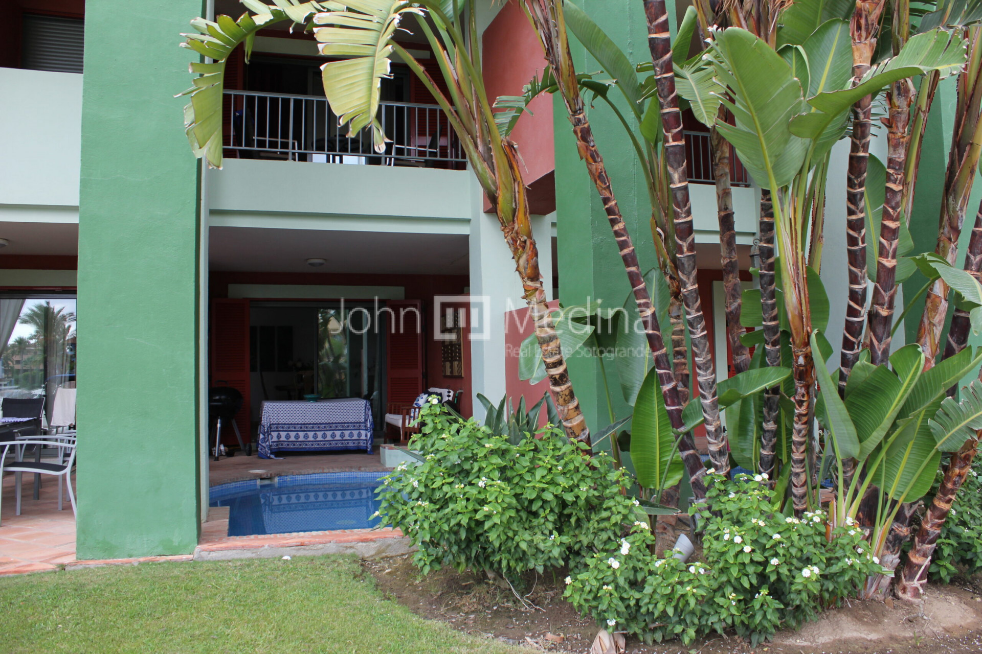 FABULOUS DUPLEX APARTMENT IN THE POPULAR MARINA DE SOTOGRANDE.