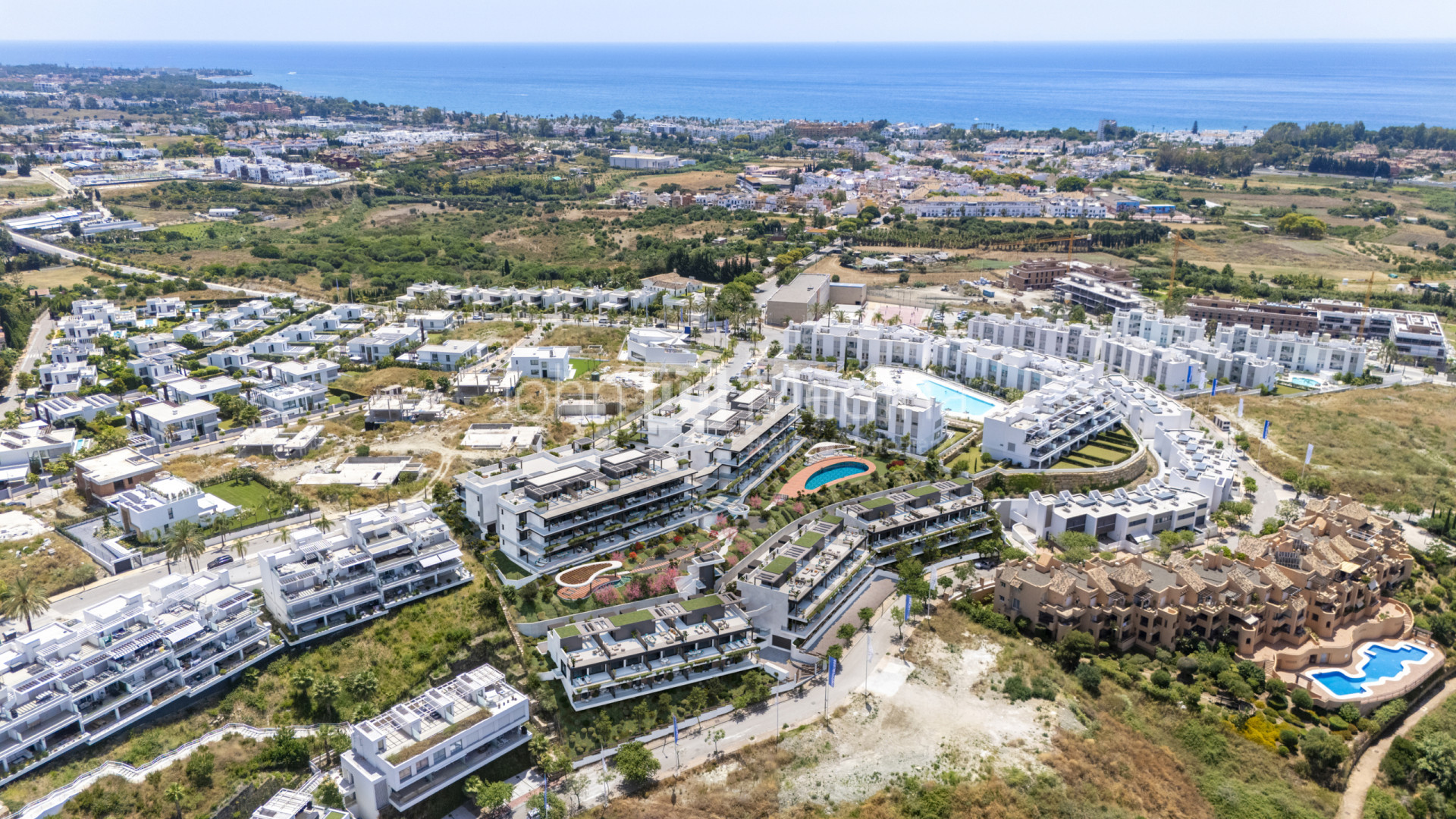 MAGNIFICO DESARROLLO RESIDENCIAL DE VIVIENDAS DE 2 Y 3 DORMITORIOS EN ESTEPONA-CANCELADA