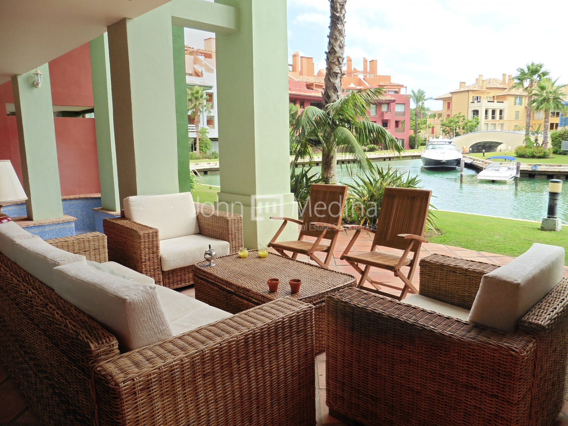 UNIQUE 7 BEDROOM GROUND FLOOR DUPLEX APARTMENT FRONT LINE MARINA